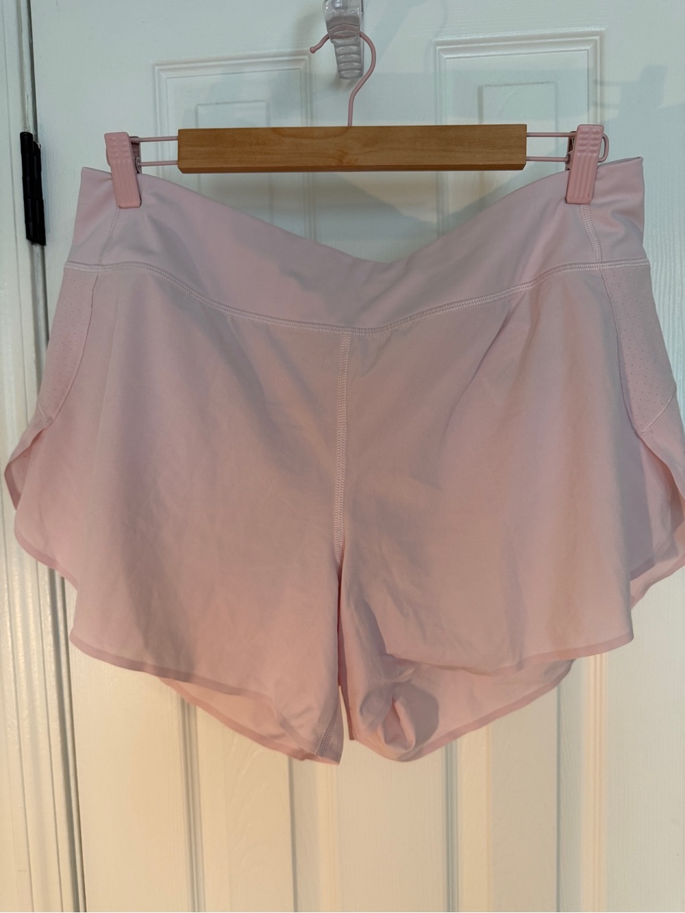 Athleta Run With It 4.5" Short